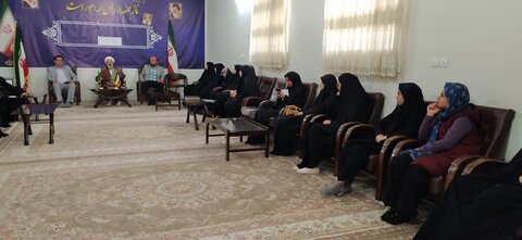 تصاویر دیدار اعضای اتحادیه انجمن اسلامی دانش آموزان با امام جمعه کوهدشت