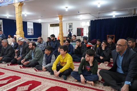 تصاویر سلسله جلسات بیان آموزه‌هایی از قرآن در خرم آباد