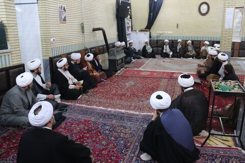 تصاویر/ جلسه همفکری جمعی از روحانیون منطقه 2 ارومیه