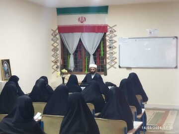 طلاب خرمشهری با راه‌های تربیت دینی کودک و نوجوان آشنا شدند