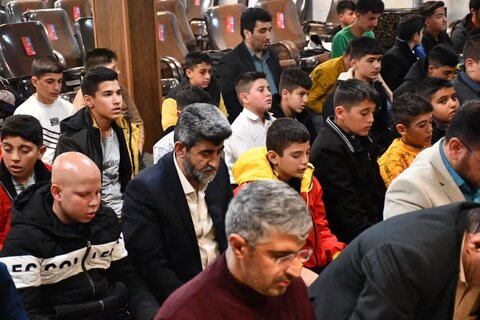 تصاویر/  ضیافت افطاری با حضور دانش آموزان مدارس شهرستان خوی