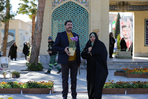 حال و هوای گلستان شهدای اصفهان در آغازین ساعات سال 1403