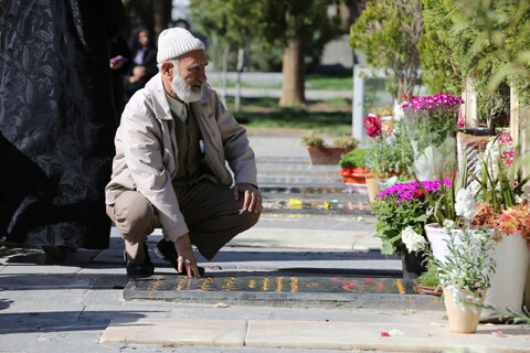 حال و هوای گلستان شهدای اصفهان در آغازین ساعات سال 1403