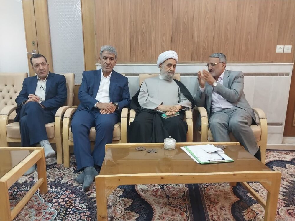 دولت جلوی تخلفات و فرار از مالیت ها را بگیرد