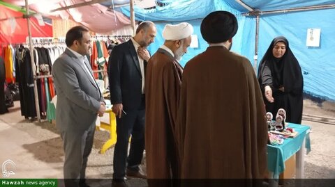 بالصور/ إقامة معرض العفاف والحجاب في مدينة برازجان جنوبي إيران