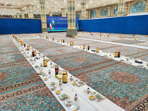 تصاویر / ضیافت افطاری هیات مذهبی استان قم در مسجد مقدس جمکران