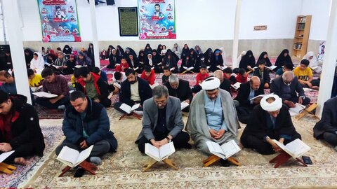 تصاویر محفل انس با قرآن در روستای تپه‌گجی بیرانشهر