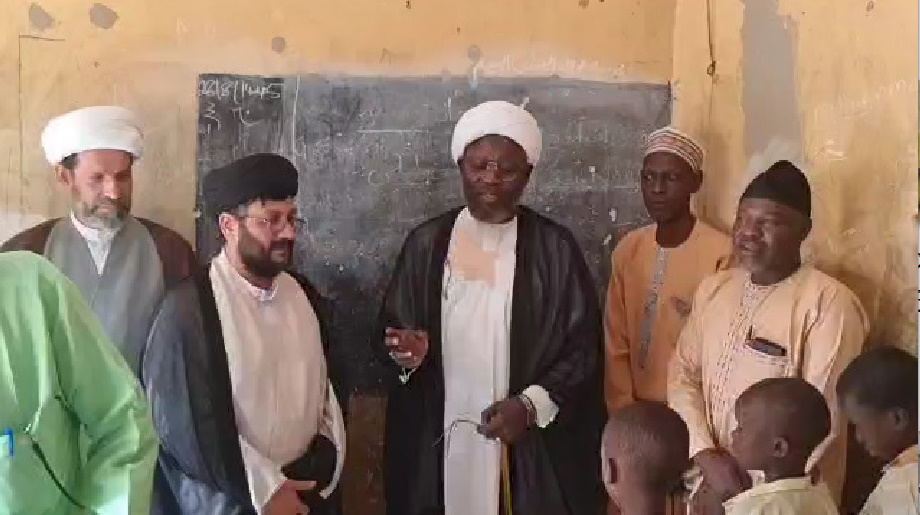 فیلم | صحنه‌هایی از بازدید فرزند آیت الله سید علی اکبر حائری از مراکز فرهنگی نیجریه