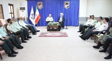 تصاویر/ دیدار فرمانده و روسای پلیس بوشهر با امام جمعه