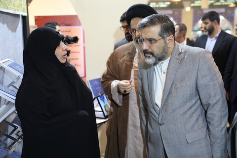 تصاویر/ بازدید وزیر فرهنگ و ارشاد اسلامی از نمایشگاه بین‌المللی قرآن کریم و بخش حوزوی