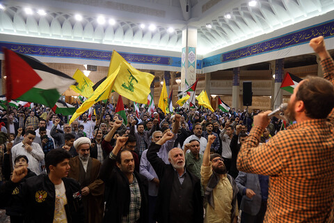 تصاویر/ تجمع امت حزب الله قم در محکومیت جنایات اخیر رژیم کودک‌کش صهیونیستی در حرم مطهر بانوی کرامت