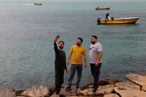 تصاویر/ حال و هوای نوروزی ساحل بوشهر