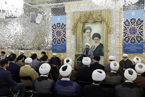 تصاویر/ نشست ائمه جماعات حرم مطهر و مساجد منتخب مشهد با تولیت آستان قدس رضوی