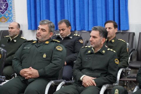 تصاویر دیدار فرماندهی انتظامی لرستان با نماینده ولی فقیه در استان