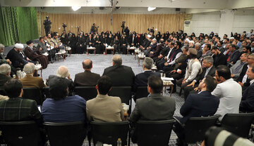 تصاویر/ دیدار جمعی از شاعران و اهالی فرهنگ و ادب با رهبر معظم انقلاب