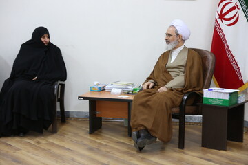 تصاویر/ دیدار نوروزی مدیر جامعة الزهرا (س) با آیت الله اعرافی