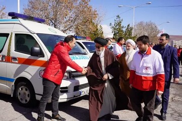 تصاویر / بازدید نماینده ولی فقیه در استان آذربایجان شرقی از  مرکز کنترل عملیات طرح نوروزی جمعیت هلال احمر استان