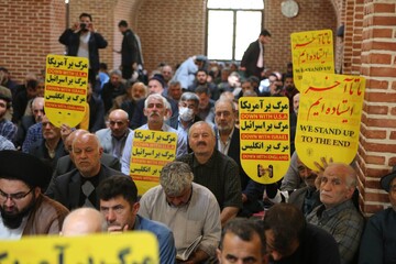 تصاویر/ حال و هوای مسجد میرزا علی اکبر مرحوم در پانزدهمین روز ماه مبارک رمضان