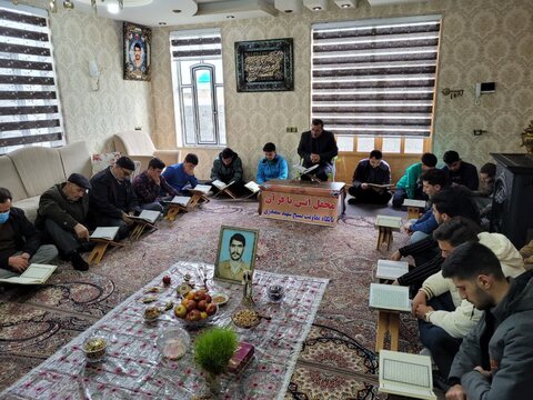 تصاویر/محفل انس با قرآن در منزل شهید عیوض صادقی