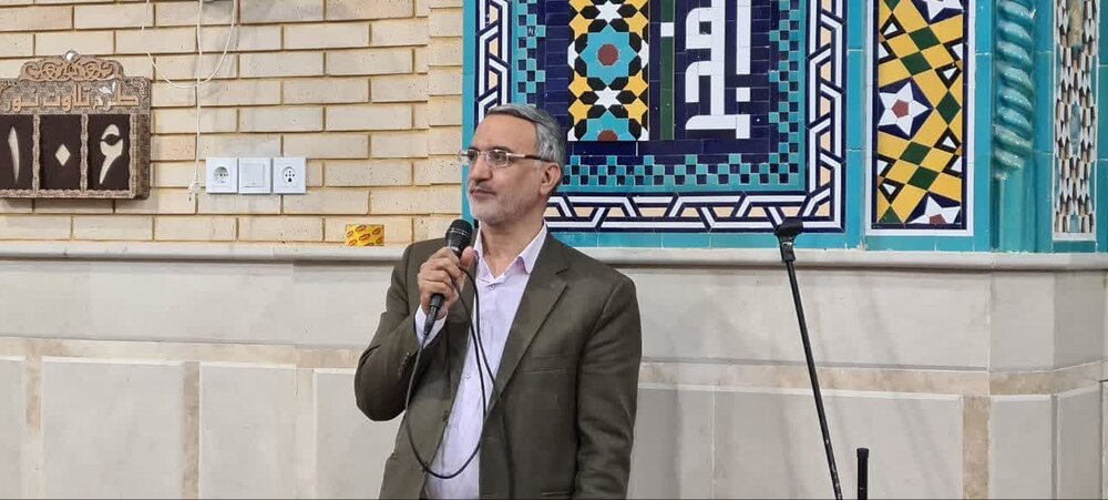 منتخبان مردم عملگرایی را جایگزین شعارها کنند