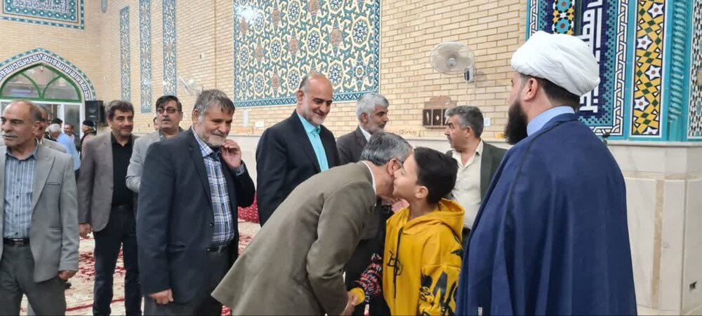 منتخبان مردم عملگرایی را جایگزین شعارها کنند