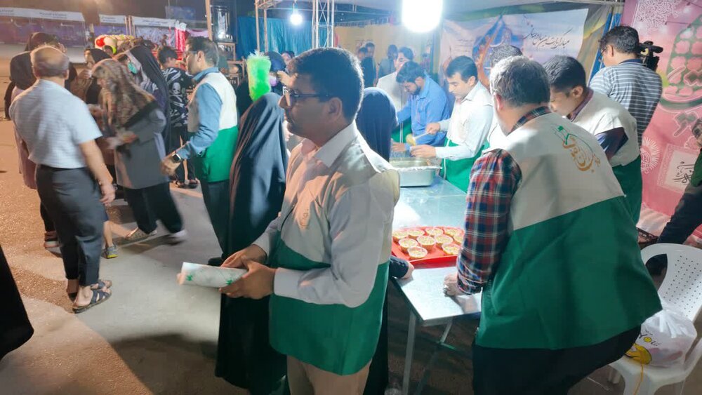 برپایی افطاری خیابانی ولادت کریم اهلبیت(ع) در پارک ساحلی غدیر بندرعباس
