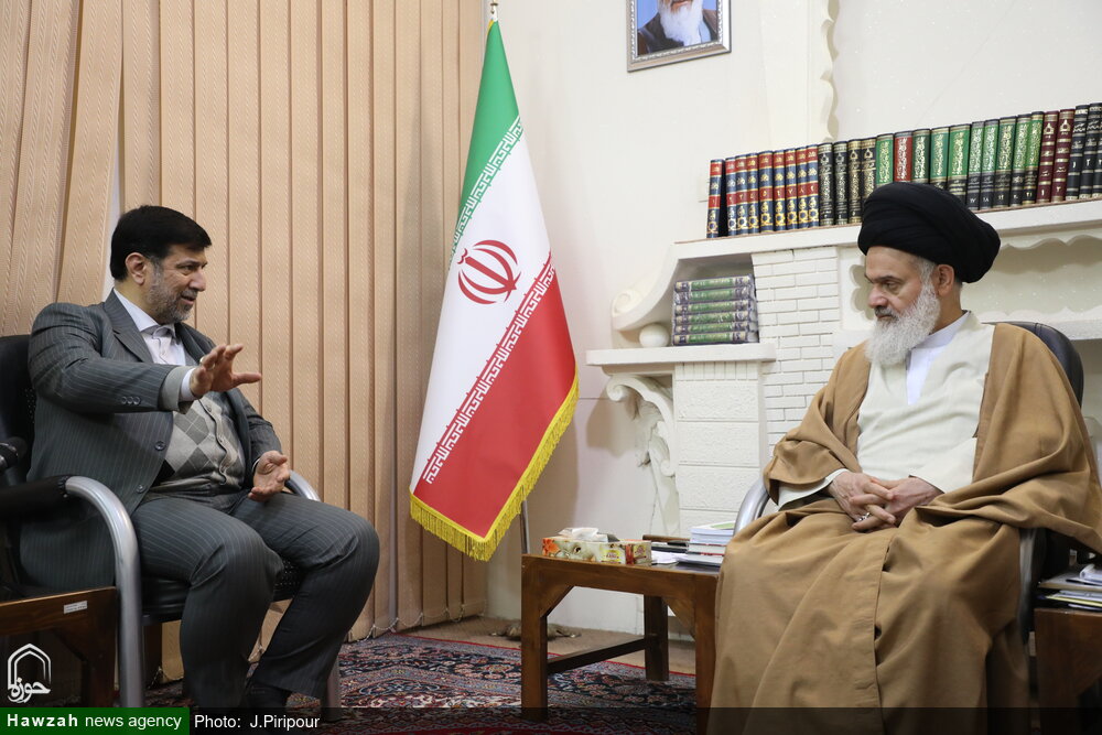 مسئولین راه را برای مشارکت گسترده مردم در عرصه تولید باز کنند