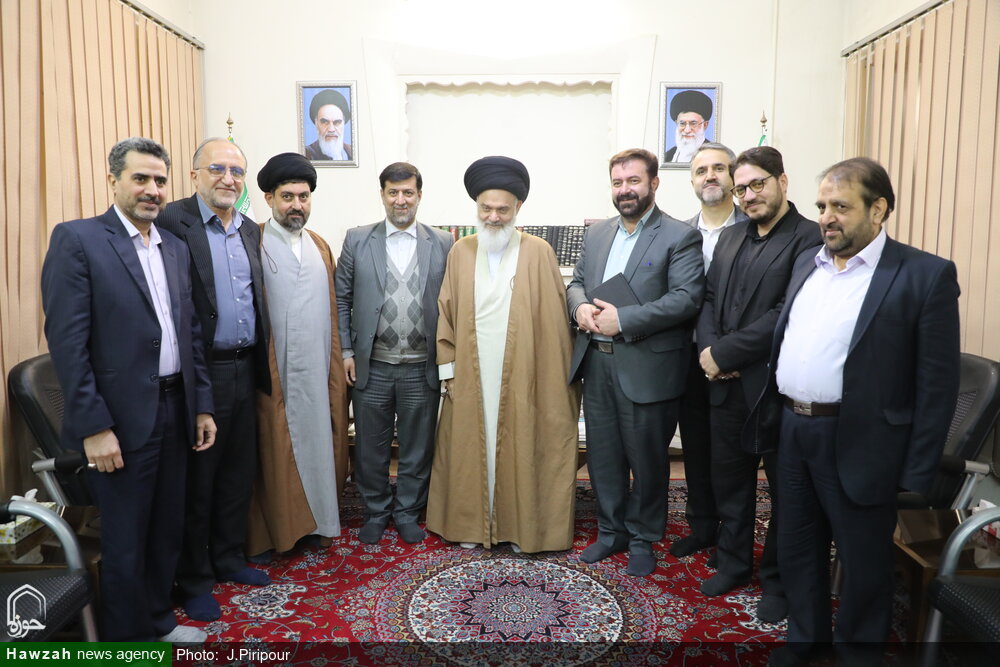 مسئولین راه را برای مشارکت گسترده مردم در عرصه تولید باز کنند