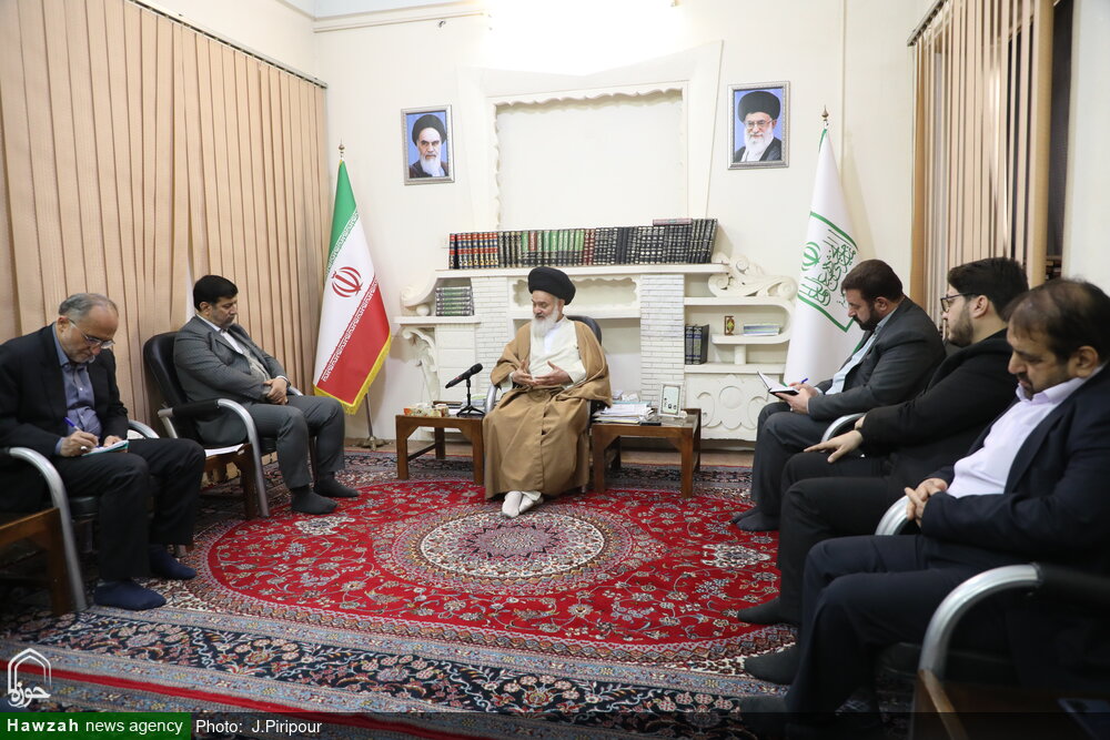 مسئولین راه را برای مشارکت گسترده مردم در عرصه تولید باز کنند