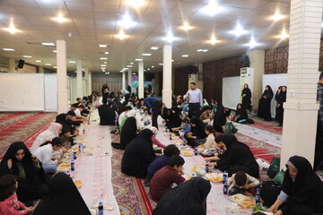 تصاویر/ افطاری امام جمعه بوشهر با جمعی از ایتام