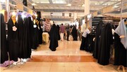 اهدای چادر رایگان به حجاب اولی‌ها در نمایشگاه بین‌المللی قرآن کریم