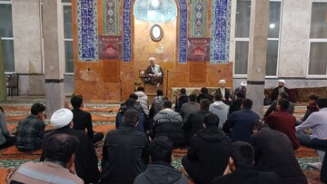 تصاویر/ مراسم مناجات خوانی طلاب خوی در مسجد ملا احمد این شهرستان