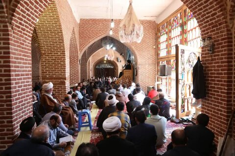 حال و هوای مسجد میرزا علی اکبر مرحوم در هفدهمین روز ماه مبارک رمضان به روایت تصویر