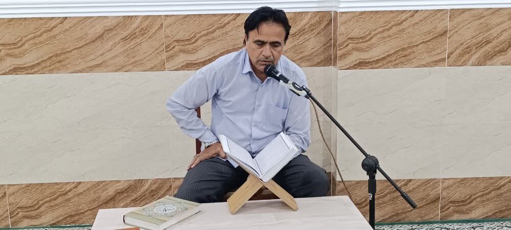 سادگی و یکرنگی زینت بخش سفره هر شب افطاری مسجد الغدیر روستای حمیری «قشم»