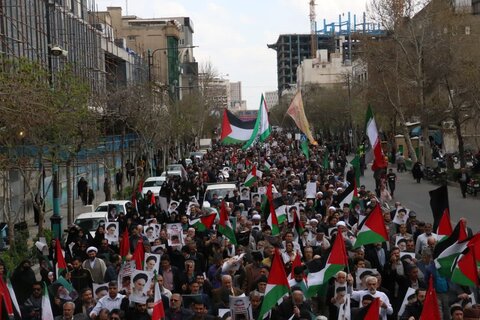 تصاویر / راهپیمایی مردم مشهد در حمایت از زنان و کودکان مظلوم غزه