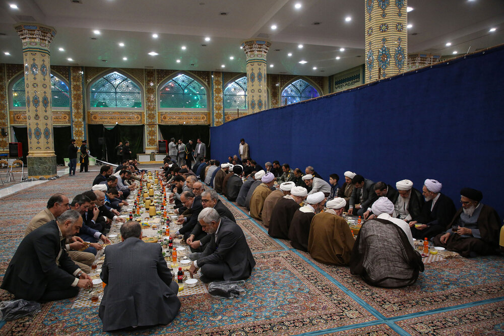 رونمایی از تمبر سال بنای مسجد جمکران(۲)