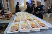 تصاویر/ تهیه و توزیع افطاری و بسته‌های غذایی بین نیازمندان در اصفهان