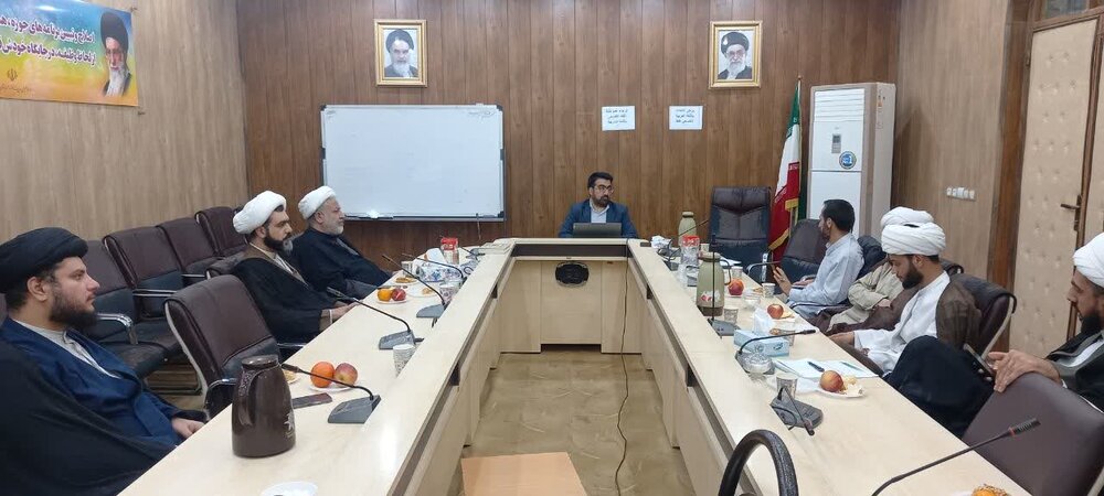 کارگاه گفتوگوی آزاد با هدف توسعه زبان رسانه و سیاست در اهواز برگزار شد