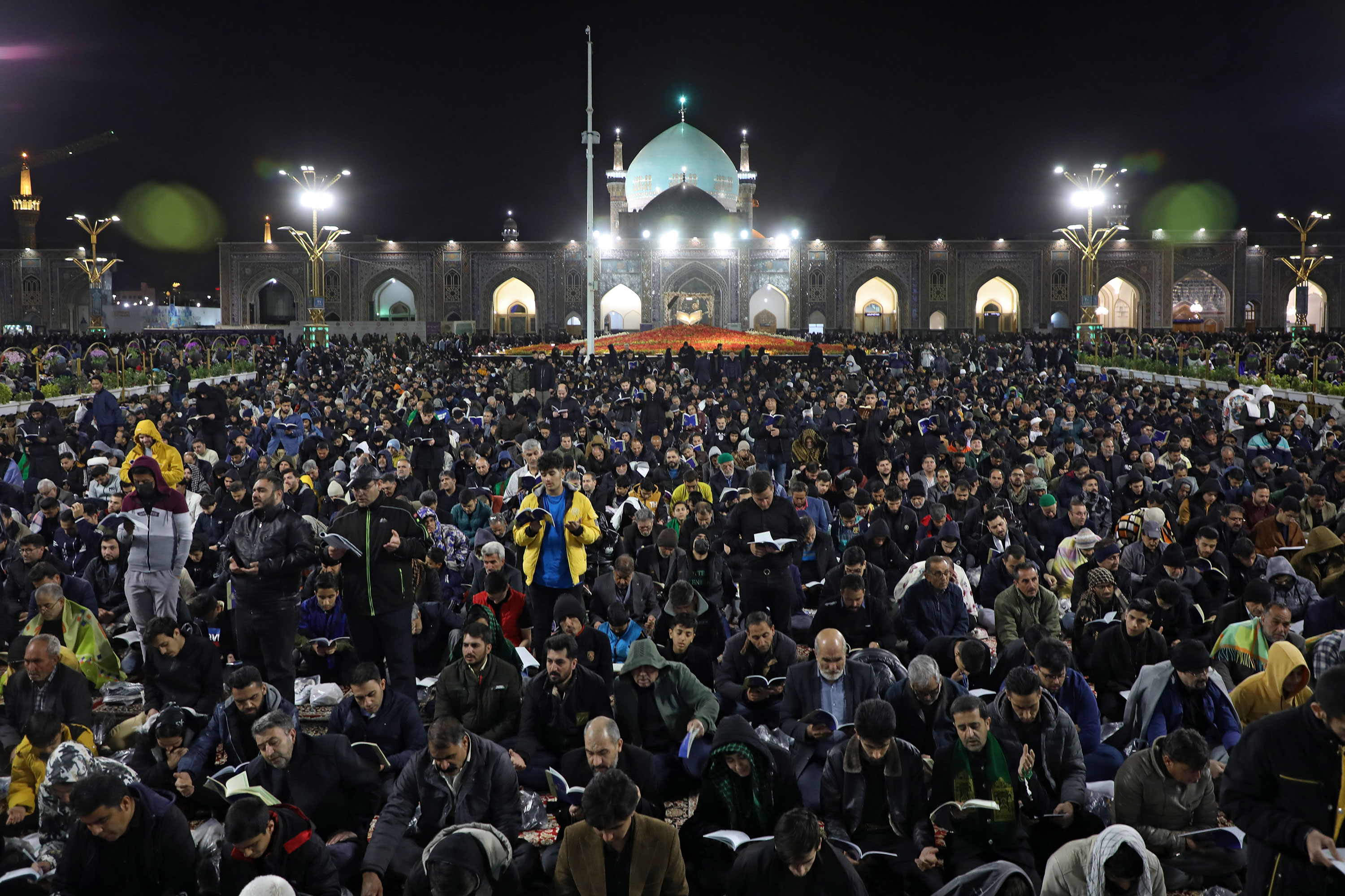 آئین معنوی شب قدر بیست و یکم ماه مبارک رمضان در حرم مطهر رضوی برگزار شد