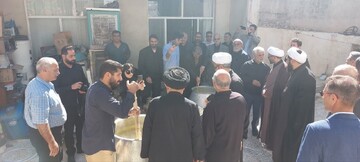 تصاویر/ پخت حلیم نذری برای بیماران سلیاکی در لرستان