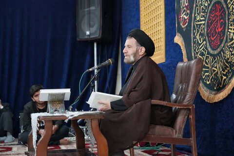 تصاویر سلسله جلسات تفسیر قرآن در خرم آباد