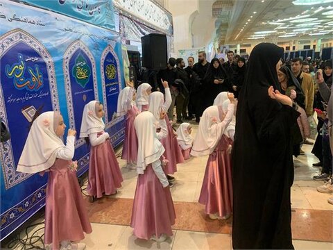اجرای گروه سرود دختران مهد قرآن شهید فکوری