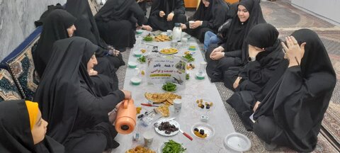 تصاویر/برگزاری ضیافت افطاری در امامزاده سید علی اصغر (ع) در ساوه