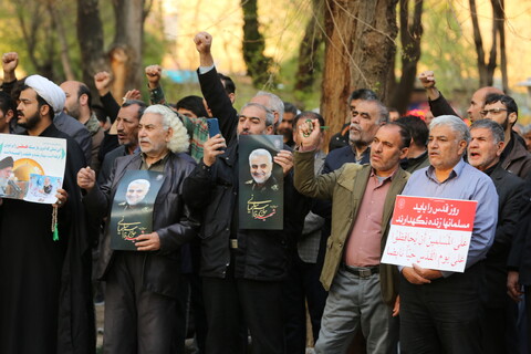 تجمع مردمی در محکومیت جنایت اخیر رژیم صهیونیستی در رهنان اصفهان زادگاه سردار شهید زاهدی