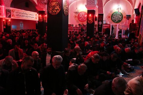 تصاویر/ مراسم احیاء شب 23 رمضان در مسجد بقیه الله ارومیه