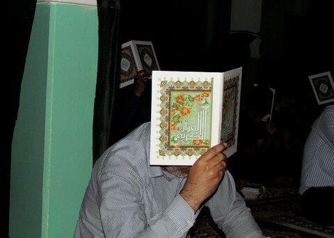 تصاویر/ احیای شب بیست و سوم ماه رمضان در بندر دیّر