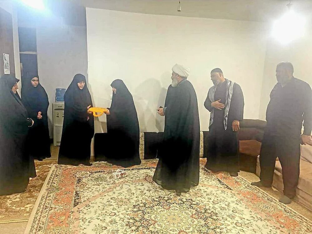 دیدار نماینده آیت الله اعرافی با خانواده مرحوم حجت الاسلام اکرمی