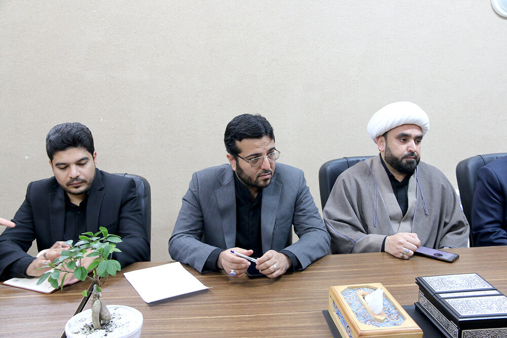 برگزاری نشست بررسی مشکلات مسکن طلاب استان یزد+ عکس