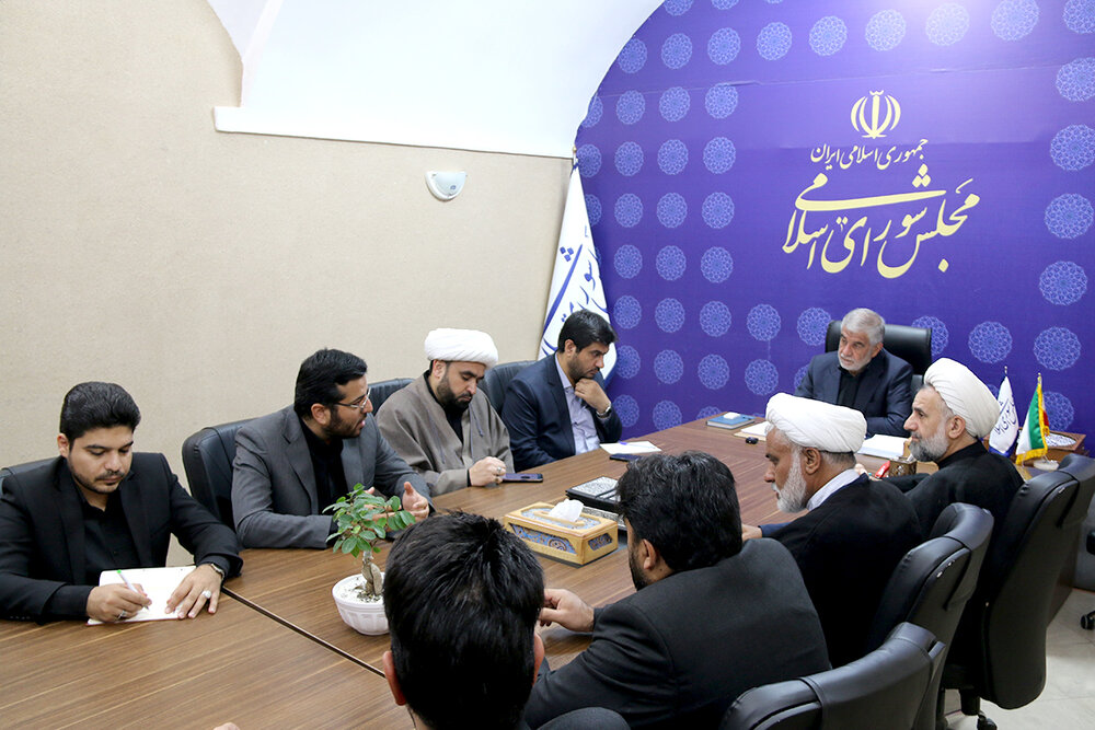 برگزاری نشست بررسی مشکلات مسکن طلاب استان یزد+ عکس