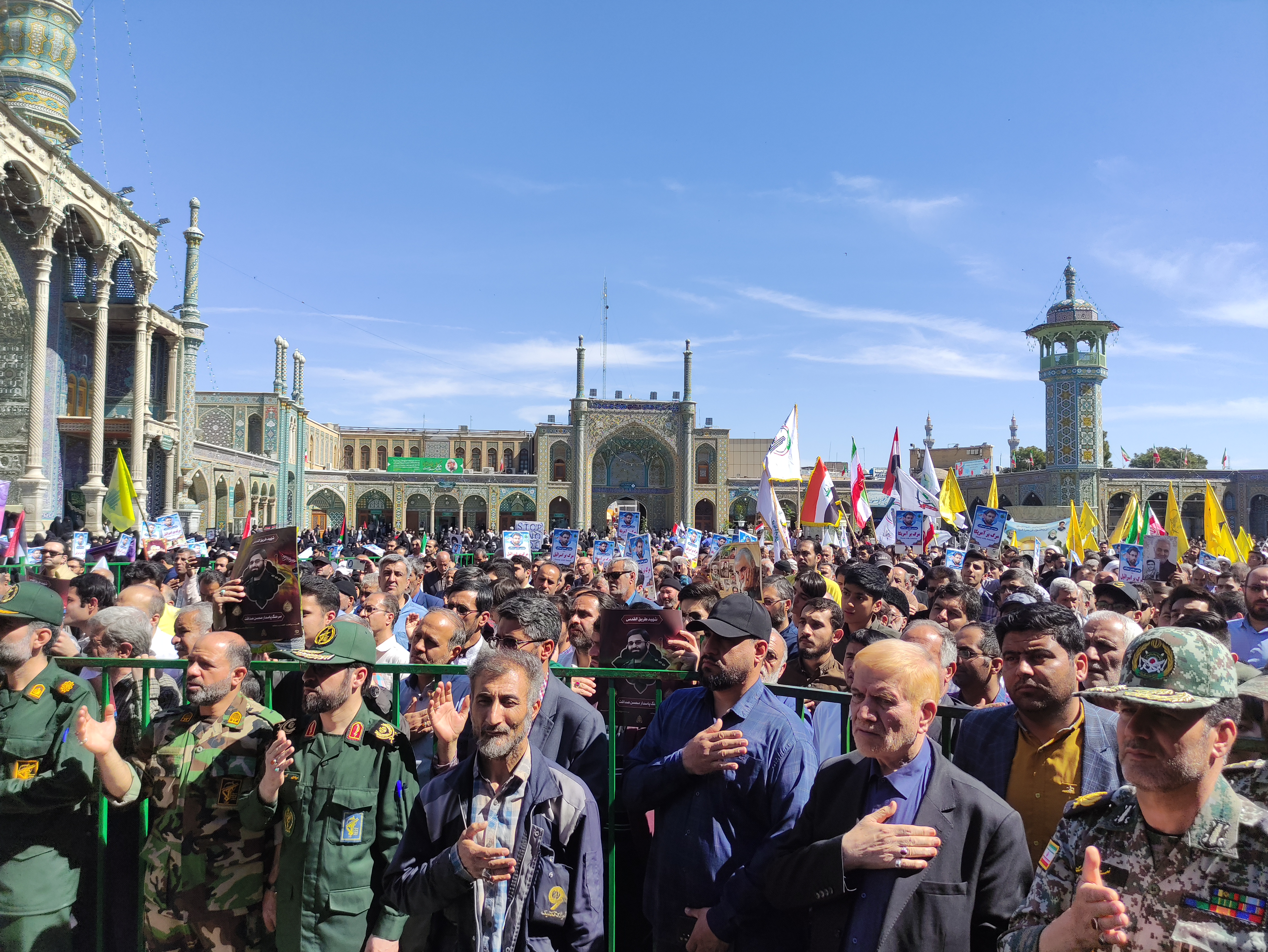 تصاویری از آغاز مراسم راهپیمایی روز قدس در قم-۱